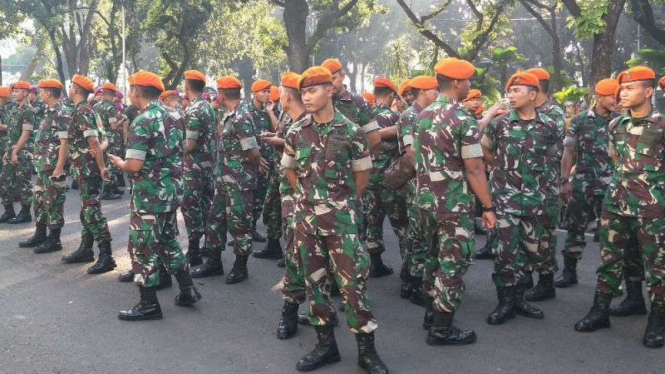 Personel TNI amankan sidang sengketa pilpres di MK, Kamis, 27 Juni 2019.