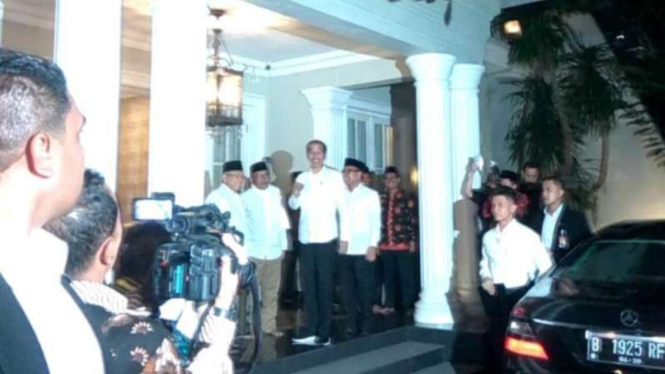 Jokowi dan Ma'ruf Amin akan gelar konferensi pers di Halim Perdanakusuma.