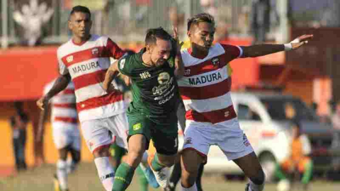 Laga Persebaya Vs Madura United