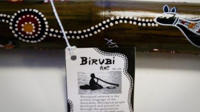 Alat tiup didgeridoo buatan Birubi Art.