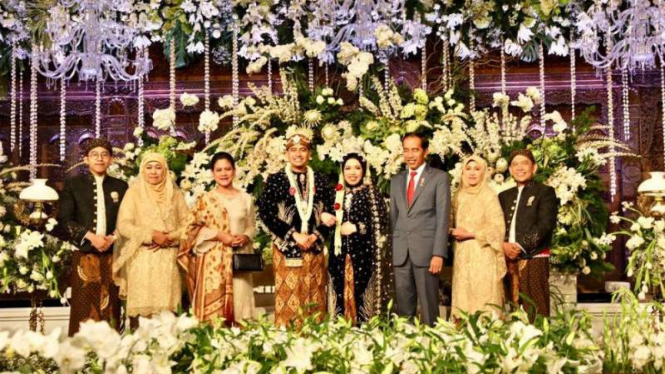 Pesta pernikahan putri Khofifah dihadiri Presiden Jokowi
