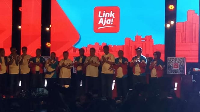 Menteri BUMN Rini Soemarno dalam peluncuran alat pembayaran berbasis elektronik, LinkAja, di Gelora Bung Karno, Jakarta, Minggu, 30 Juni 2019.