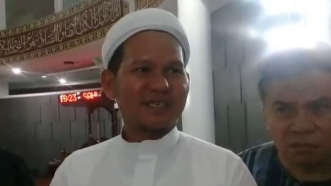 de Sefurohim, Dewan Kemakmuran Masjid Masjid Al Munawaroh, Sentul, Kecamatan Babakan Madang, Kabupaten Bogor.