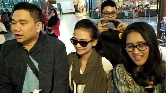 Vanessa Angel saat tiba di Bandara Soekarno Hatta