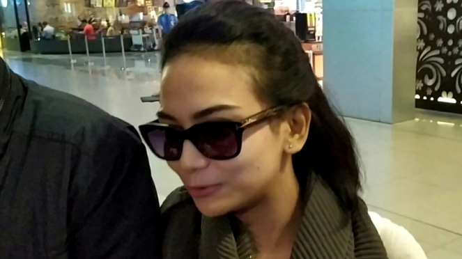 Vanessa Angel tiba di Bandara Soekarno-Hatta pada 1 Juli 2019.