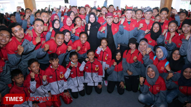 Bupati Abdullah Azwar Anas Lepas 370 Atlet Banyuwangi Menuju Porprov VI Jatim 2019 (FOTO: Roghib Mabrur/TIMES Indonesia)