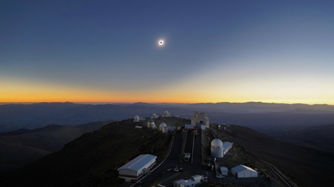 Gerhana Matahari Total di La Silla Observatory, Chile