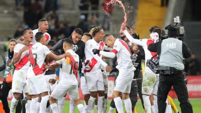 Pemain Peru rayakan keberhasilan lolos ke final Copa America 2019.