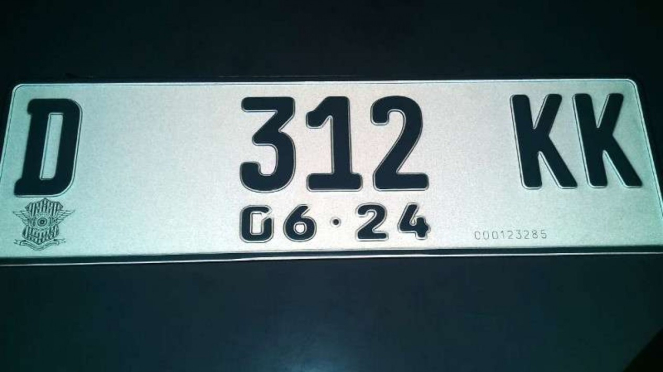 Pelat nomor putih