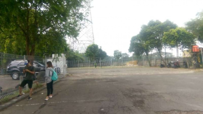 Suasana di pangkalan Damri di Terminal Bus Trans Citra Raya, Cikupa, Tangerang.