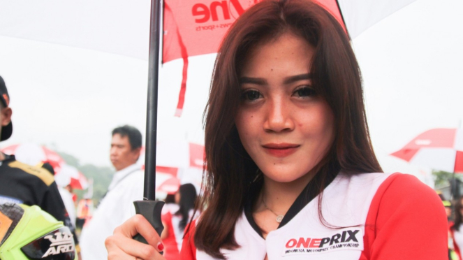 Oneprix, Umbrella Girl