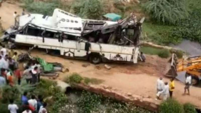 Kecelakaan bus di Uttar Pradesh India tewaskan 29 orang 