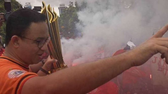 Gubernur DKI Jakarta, Anies Baswedan, ikut pawai juara Persija Jakarta