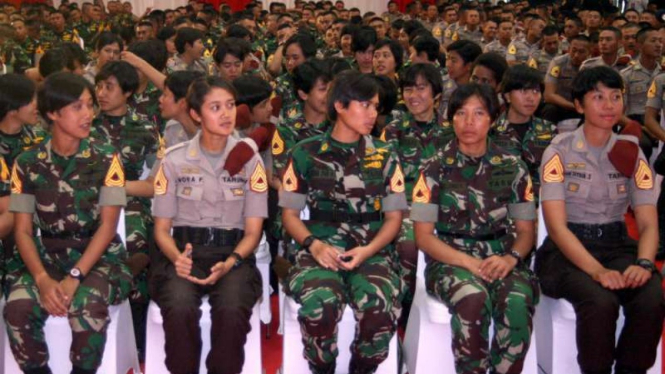 Sejumlah Calon Perwira Remaja (Capaja) TNI dan Polri mengikuti pembekalan.