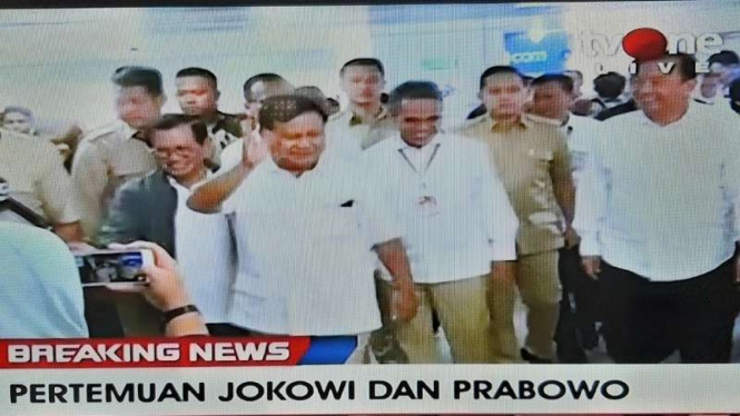 Prabowo di Stasiun MRT Lebak Bulus