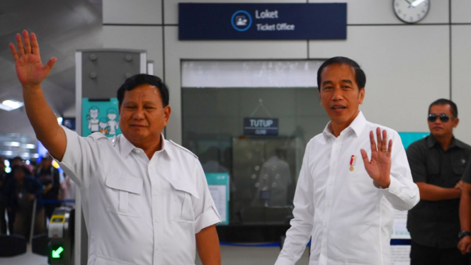 Pertemuan Jokowi-Prabowo di stasiun MRT Lebak Bulus beberapa waktu silam usai Pilpres 2019.