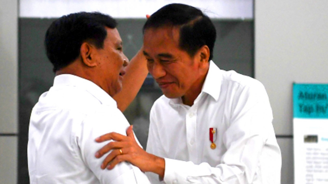Pertemuan Jokowi dan Prabowo di Stasiun MRT Lebak Bulus Jakarta.
