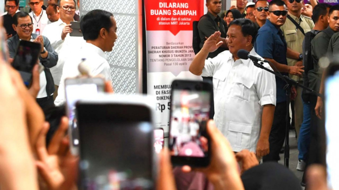 Pertemuan Jokowi-Prabowo di Stasiun MRT Jakarta 13 Juli 2019.