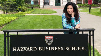 Sonia Wibisono Bahas Hal ini Bersama Profesor di Harvard