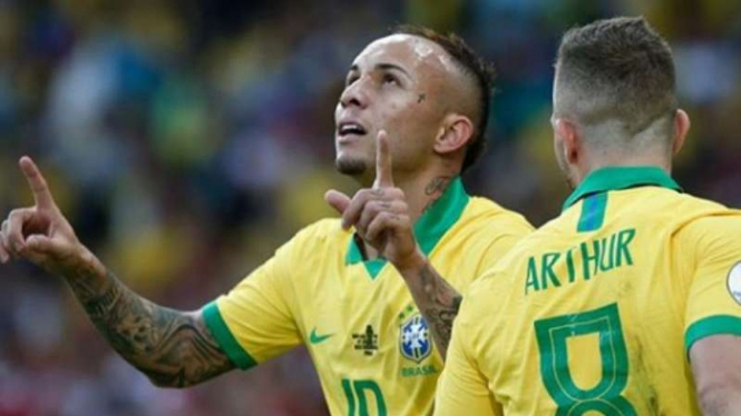 Pemain Timnas Brasil, Everton Soares.