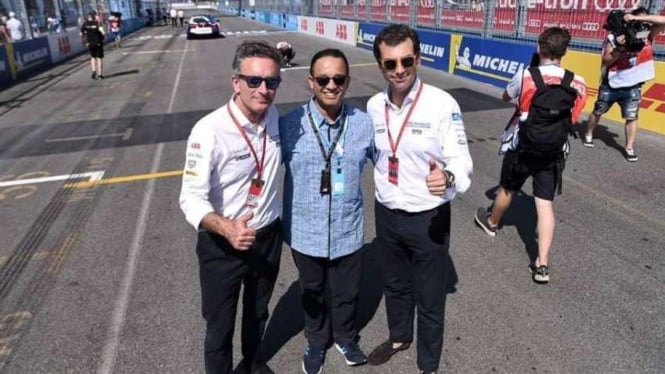 Gubernur Anies Baswedan bersama CEO FIA Formula E