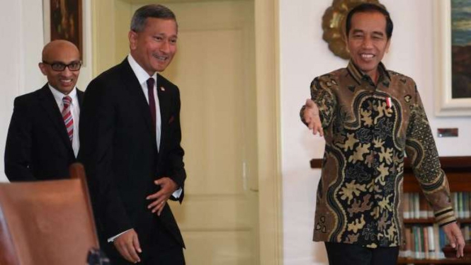 Presiden Jokowi terima kunjungan Menlu Singapura Vivian Balakrishnan di Istana Bogor.