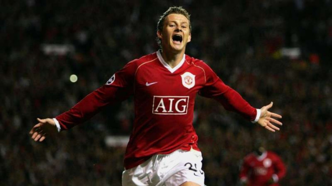 Ole Gunnar Solskjaer saat masih bermain bersama Manchester United