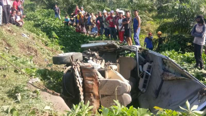 Kecelakaan minibus di Sumut tewaskan empat orang