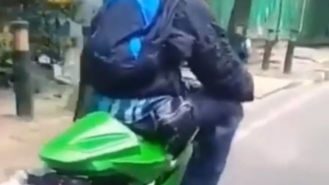 Pengemudi Kawasaki Ninja