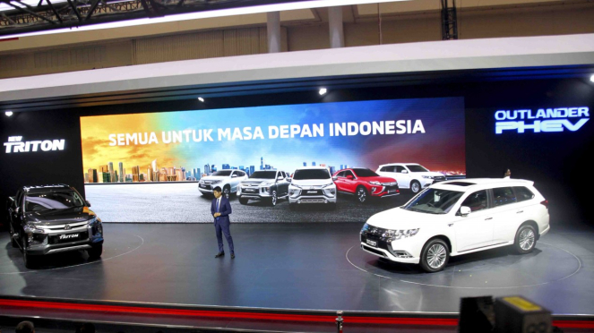 Mitsubishi New Triton dan Outlander PHEV