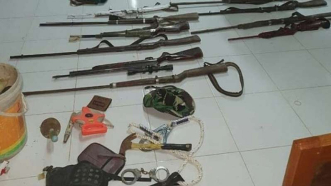 Polisi sita puluhan senjata dari kelompok SMB di Jambi.