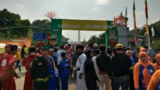 Warga Jakarta Ramaikan Lebaran Betawi, Kuliner Khas Dibagikan Gratis