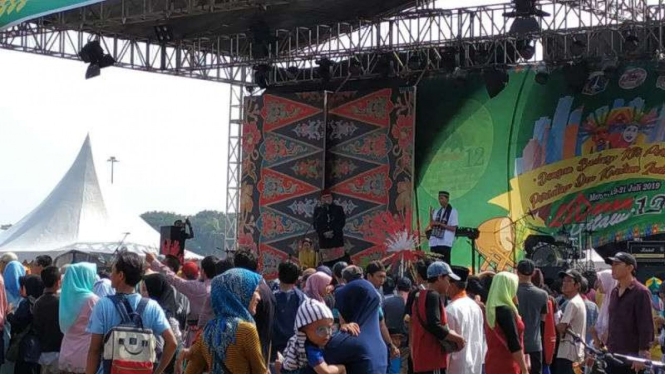 Gubernur DKI Jakarta Anies Baswedan di acara Lebaran Betawi, di Monas, Jakarta.