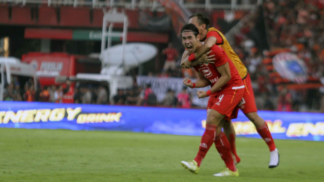 Bek tengah Persija Jakarta, Ryuji Utomo