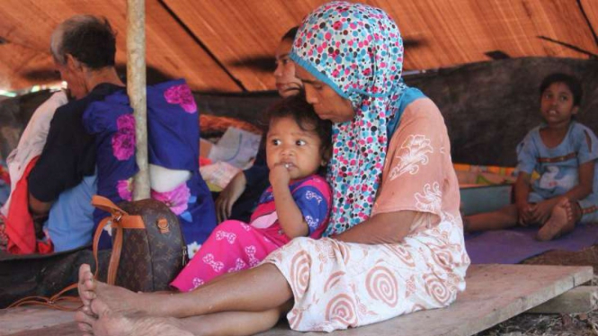 Para pengungsi korban gempa di Halmahera Selatan, Maluku Utara.