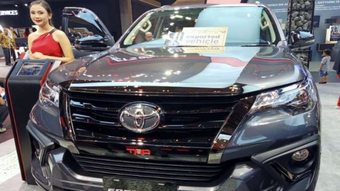 Toyota Fortuner TRD.