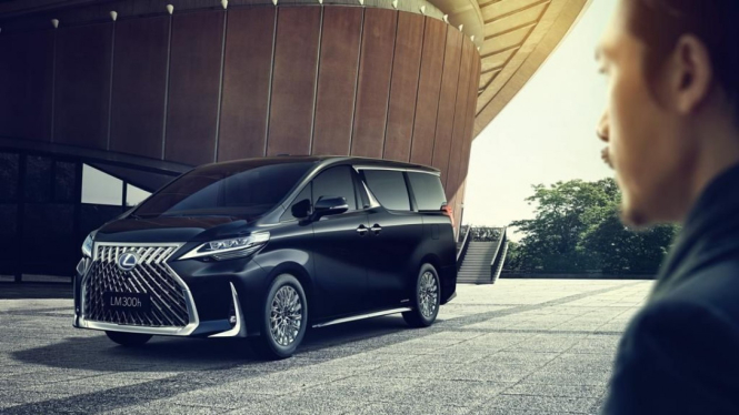 Alphard versi premium besutan Lexus.