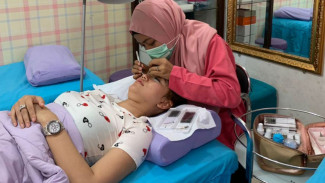 Pakai Eyelash Extension Kini Bisa Lewat Whatsapp, Kok Bisa?