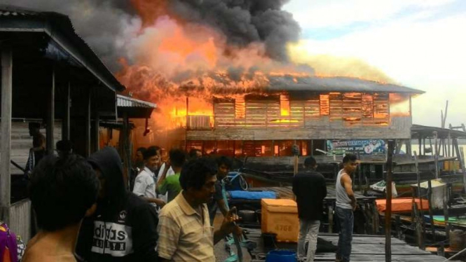 Kampung nelayan di Jambi terbakar.