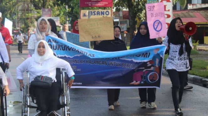 Romi Syofpa Ismael, dokter gigi penyandang disabilitas yang status calon PNS-nya