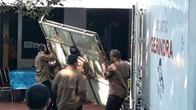Truk Milik Gerindra Masuk ke Rumah Megawati Bawa Lukisan