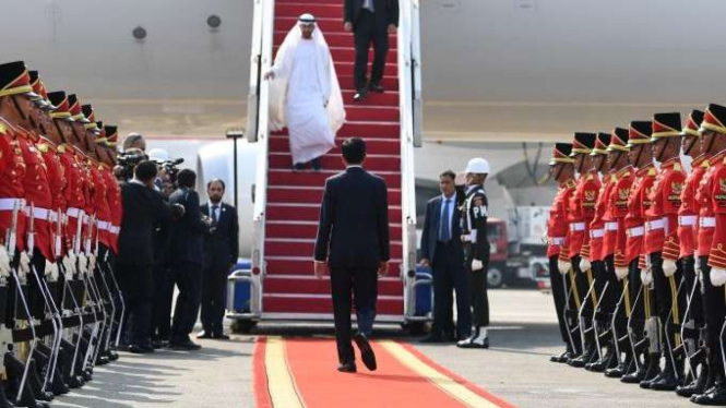 Presiden Jokowi sambut kedatangan Putra Mahkota Abu Dhabi di Bandara Soekarno-Hatta beberapa waktu lalu.
