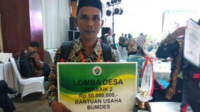 Munirwan, Kepala Desa Meunasah Rayeuk di Kabupaten Aceh Utara, Aceh, berhasil mengembangkan benih padi IF-8.