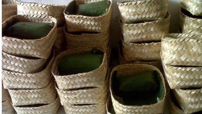 Besek Bambu.