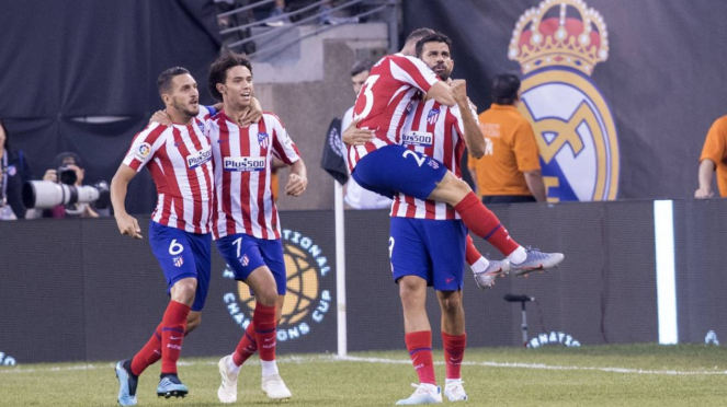 Striker Atletico Madrid, Diego Costa, merayakan gol ke gawang Real Madrid