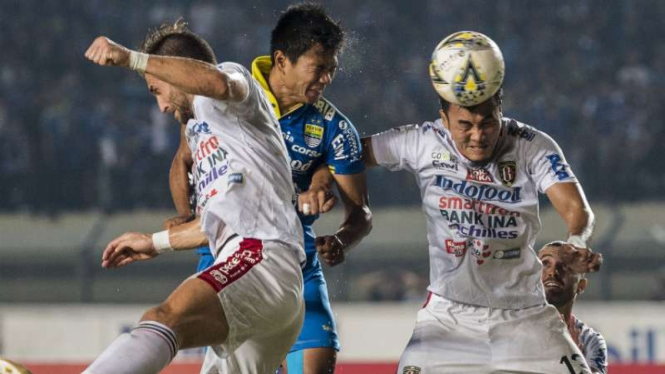 Bobotoh Ini Borong Tiga Jersey Persib Musim 2019, Ini Alasannya