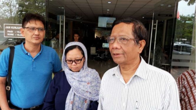 Mahfud MD jenguk Buya Syafii, ada Alissa Wahid