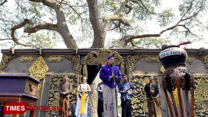 Walikota Kediri buka ritual manusuk sima (FOTO: Canda Adisurya/TIMES Indonesia)