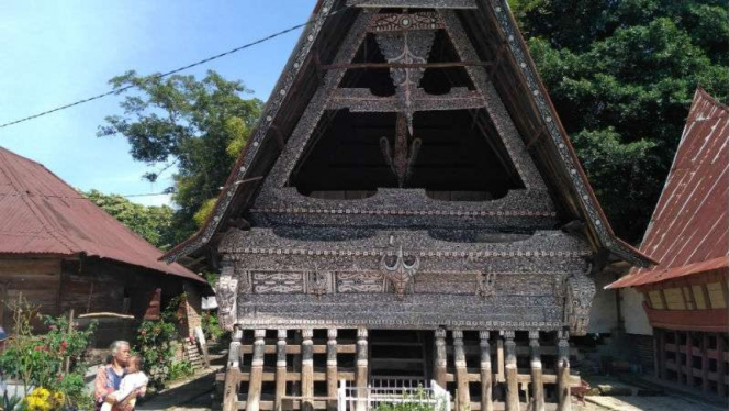 Rumah Gorga di Hutaraja