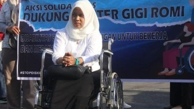 Dokter gigi Romi Syofpa Ismael, dokter penyandang difabel yang status kelulusan tes CPNS-nya dianulir Pemerintah Kabupaten Solok Selatan, Sumatera Barat - Kompas.com/LBH Padang